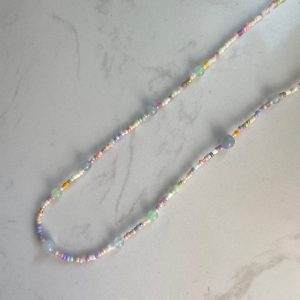 Pastelowy naszyjnik z kamieniami